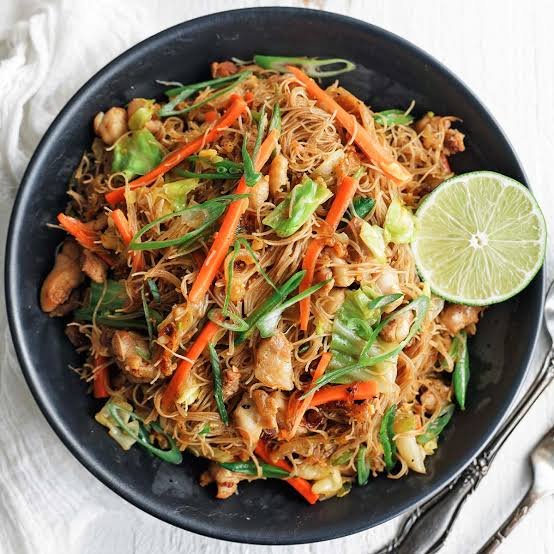 Pancit Bihon (Filipino Stir-Fried Rice Noodles)